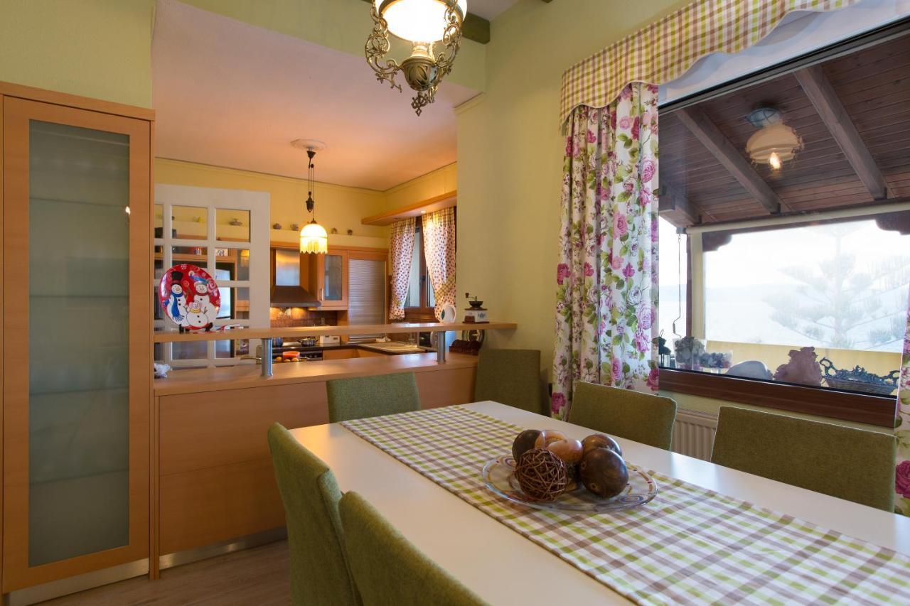 Petres  Beachfront Family Villa Katerina With Private Pool, Playground, Bbq & Amazing Sea Views! מראה חיצוני תמונה