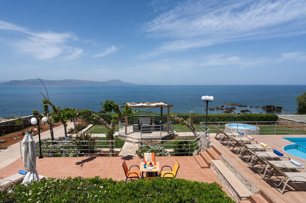 Petres  Beachfront Family Villa Katerina With Private Pool, Playground, Bbq & Amazing Sea Views! מראה חיצוני תמונה