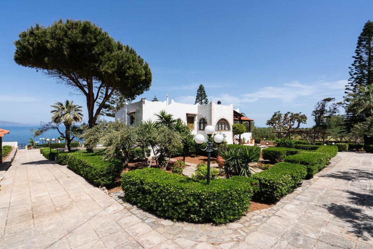 Petres  Beachfront Family Villa Katerina With Private Pool, Playground, Bbq & Amazing Sea Views! מראה חיצוני תמונה