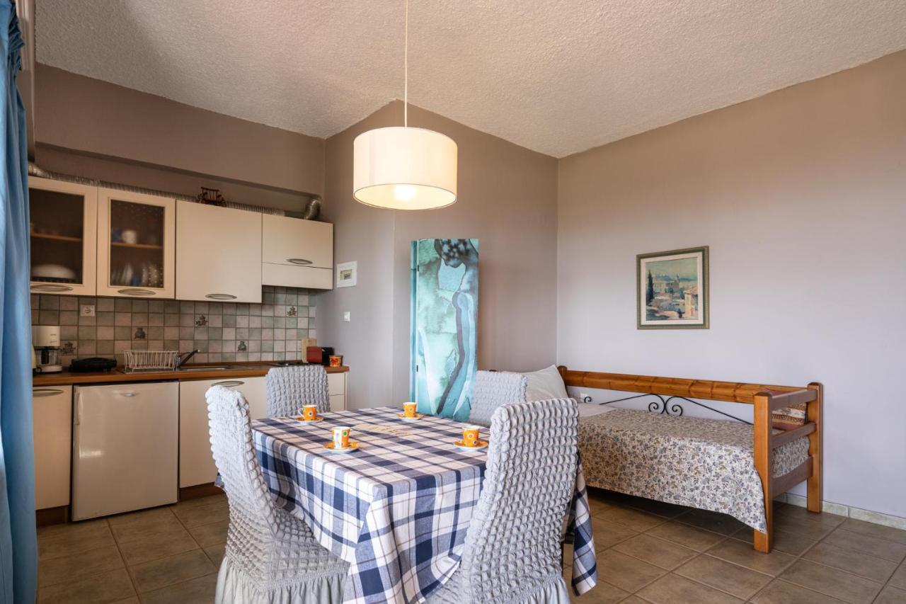 Petres  Beachfront Family Villa Katerina With Private Pool, Playground, Bbq & Amazing Sea Views! מראה חיצוני תמונה